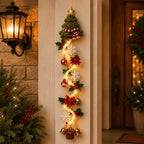 【50% kedvezmény, csak korlátozott ideig!】🎄 MerryCascade világító karácsonyi ajtódísz | 6 ünnepi dizájn, meleg fény, 3D részletek és helytakarékos függőleges kialakítás✨