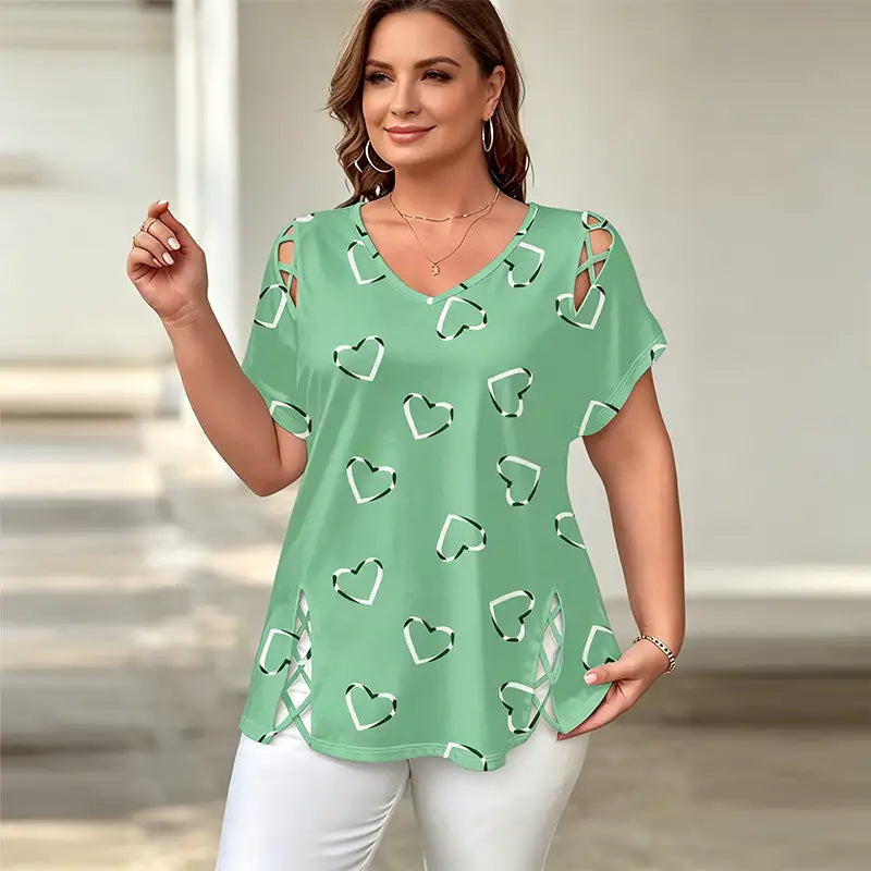 【S-5XL】V-nyakú póló szívecskés áttöréssel – stílusos és egyedi!