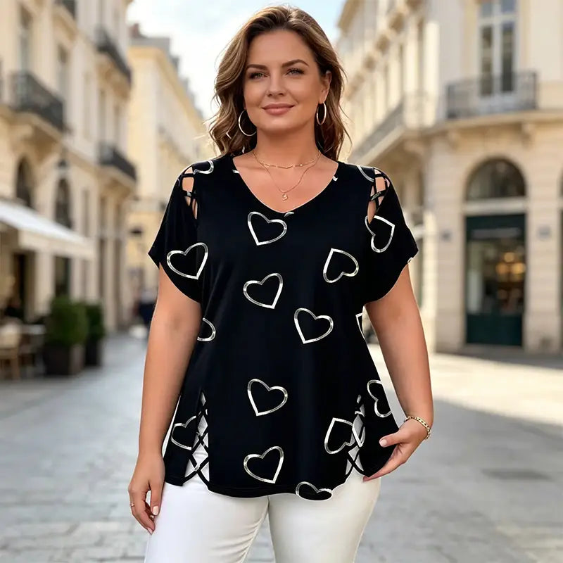【S-5XL】V-nyakú póló szívecskés áttöréssel – stílusos és egyedi!