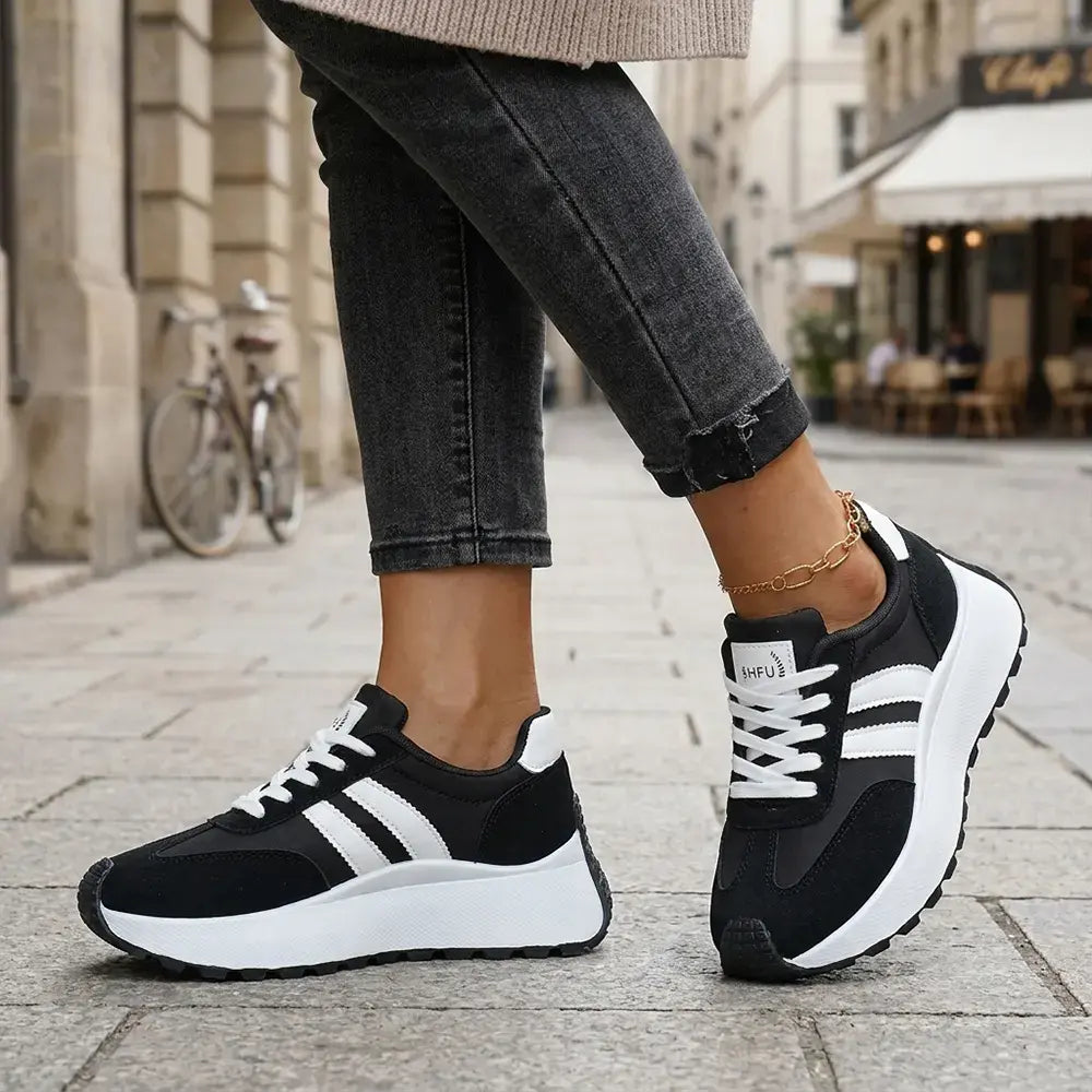 【Időkorlátozott 50% kedvezmény!】👟【Méret: 35 – 45】Női retro sportos szabadidőcipő, vastag talppal és magasító hatással