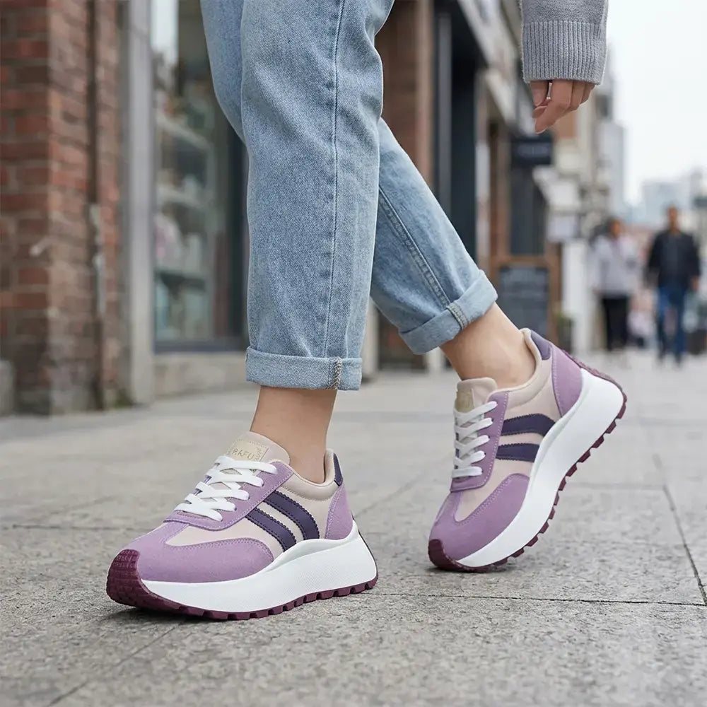 【Időkorlátozott 50% kedvezmény!】👟【Méret: 35 – 45】Női retro sportos szabadidőcipő, vastag talppal és magasító hatással